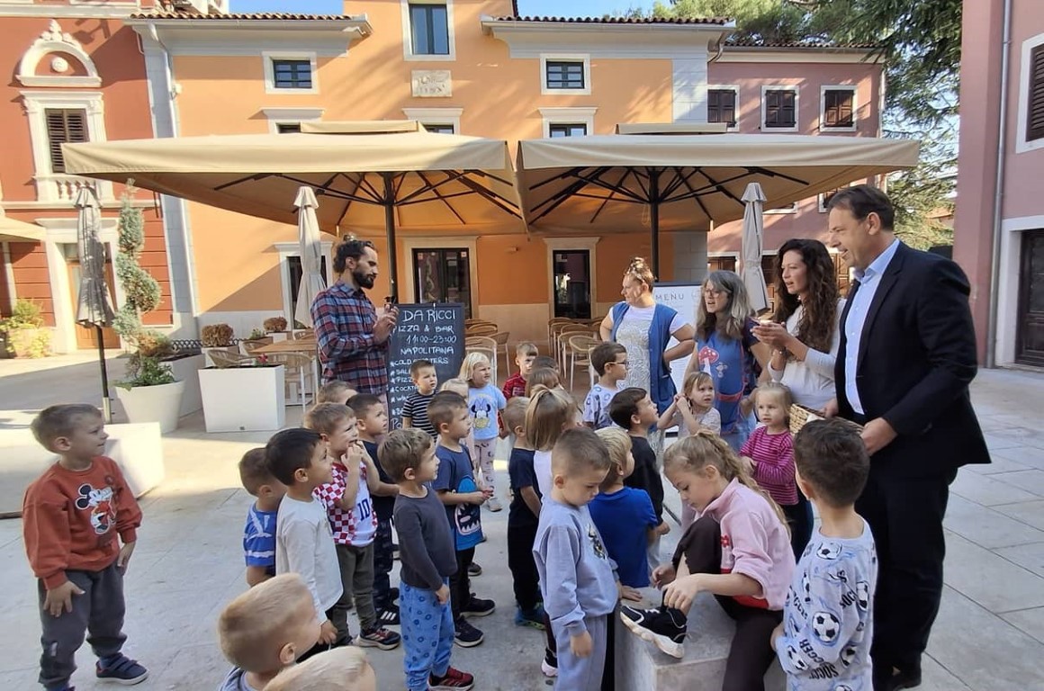 Novigradski predškolci u posjeti Gradskoj upravi